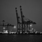 Jade Weser Port bei Nacht