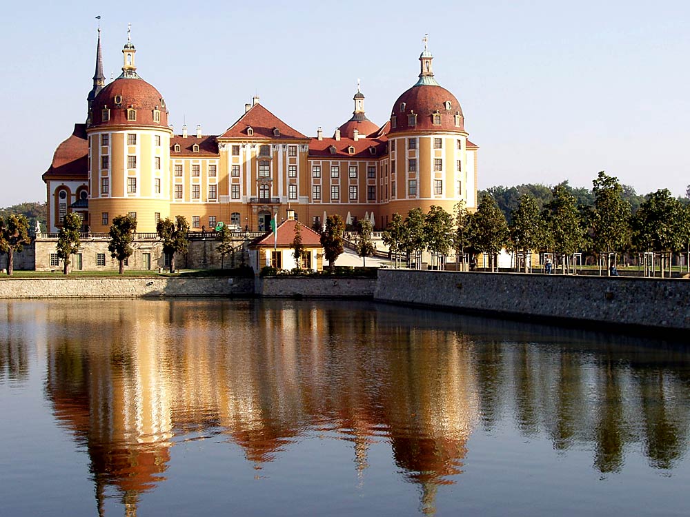 Jagdschloß Moritzburg an einem Oktobermorgen 2006