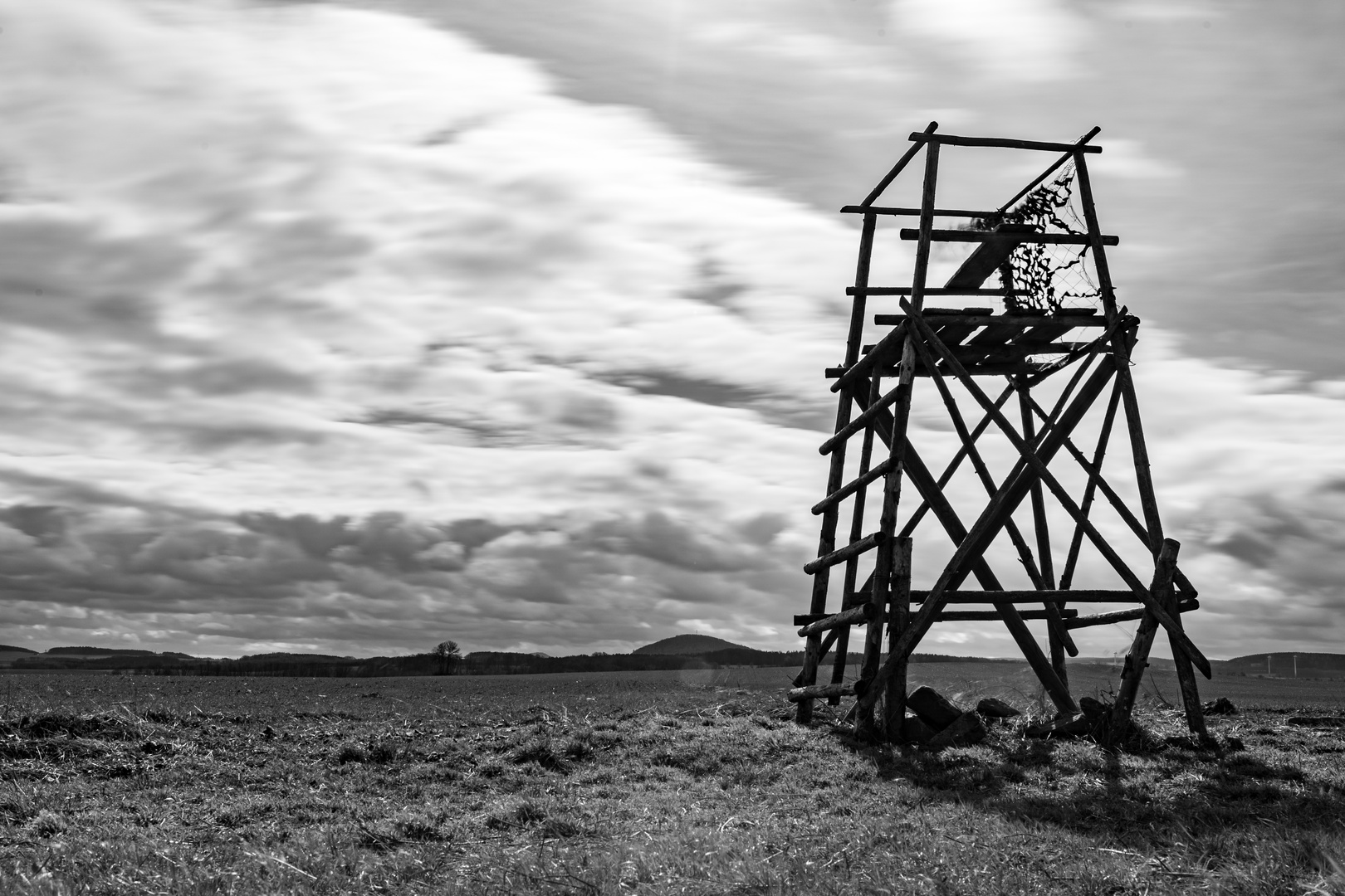 Jagdstand, Feld , Wind und der Luchberg ist auch dabei