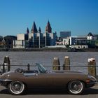 Jaguar E-Type am Rhein