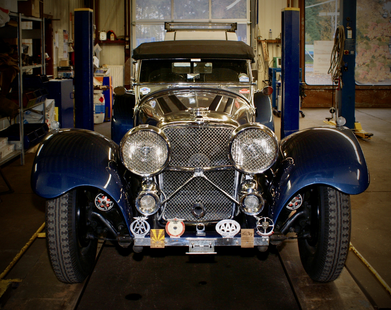 Jaguar SS 100...