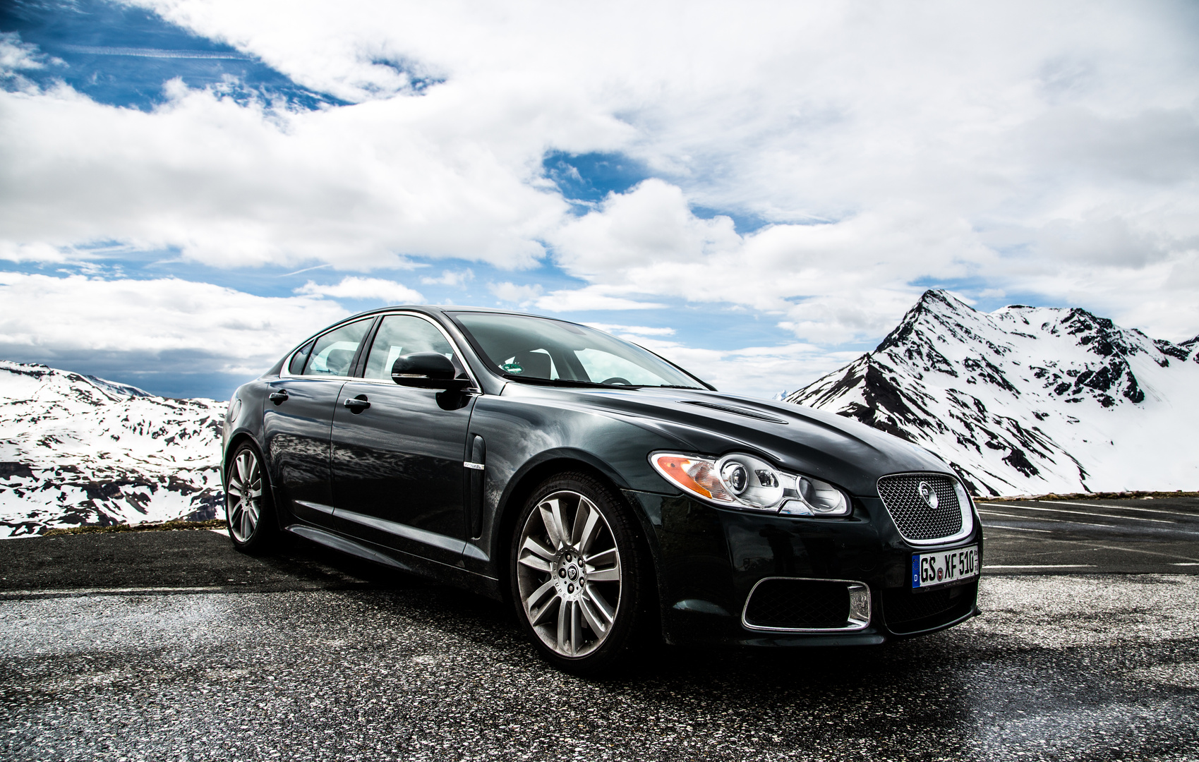 Jaguar XFR ...