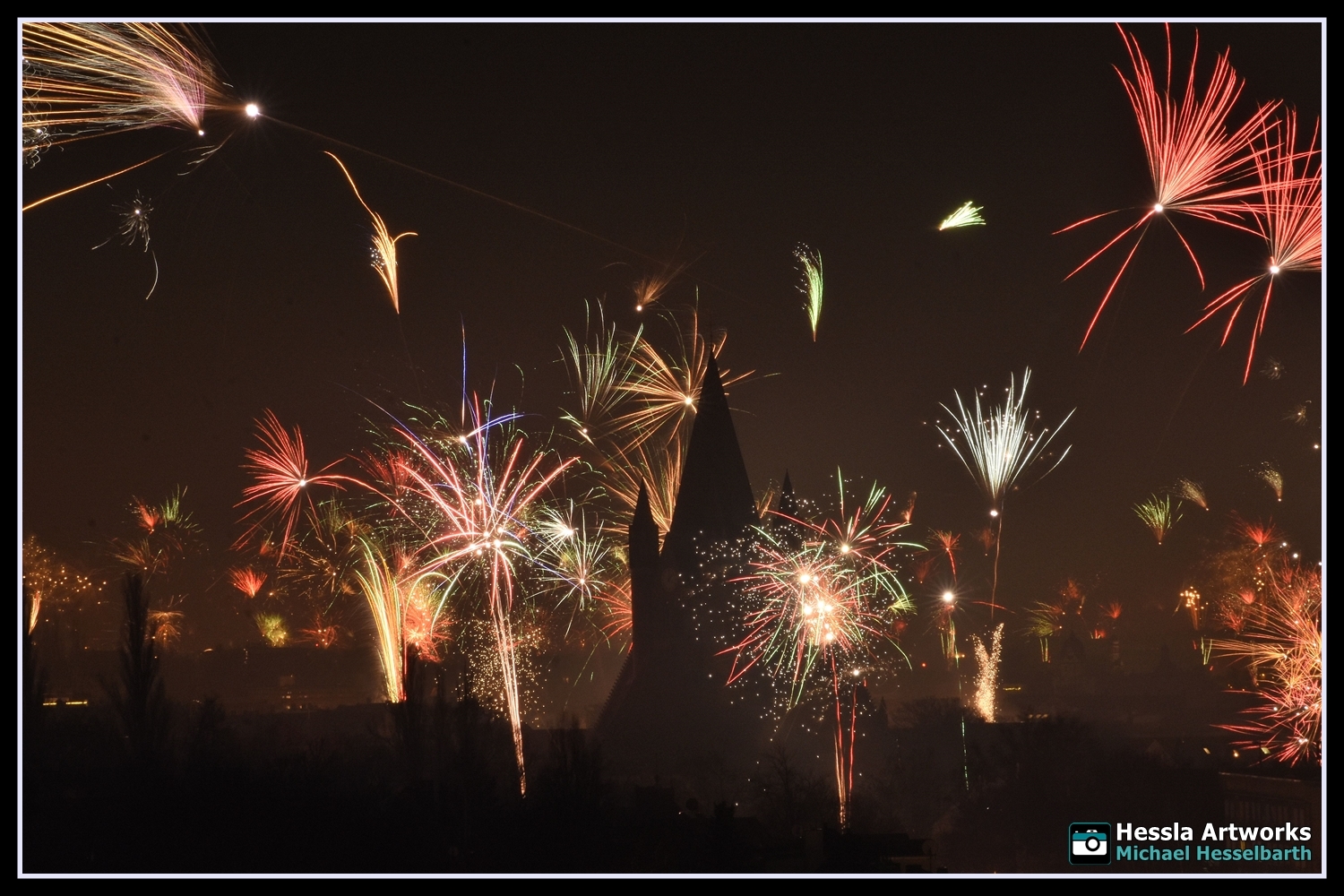 Jahreswechsel, Feuerwerk - Paulusviertel in Halle.