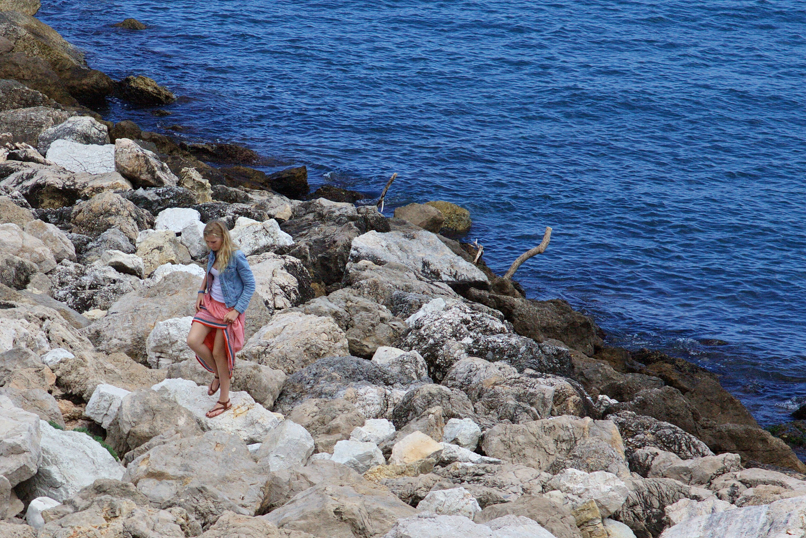 j'aime les filles du bord de mer.... CHANSON DE ADAMO