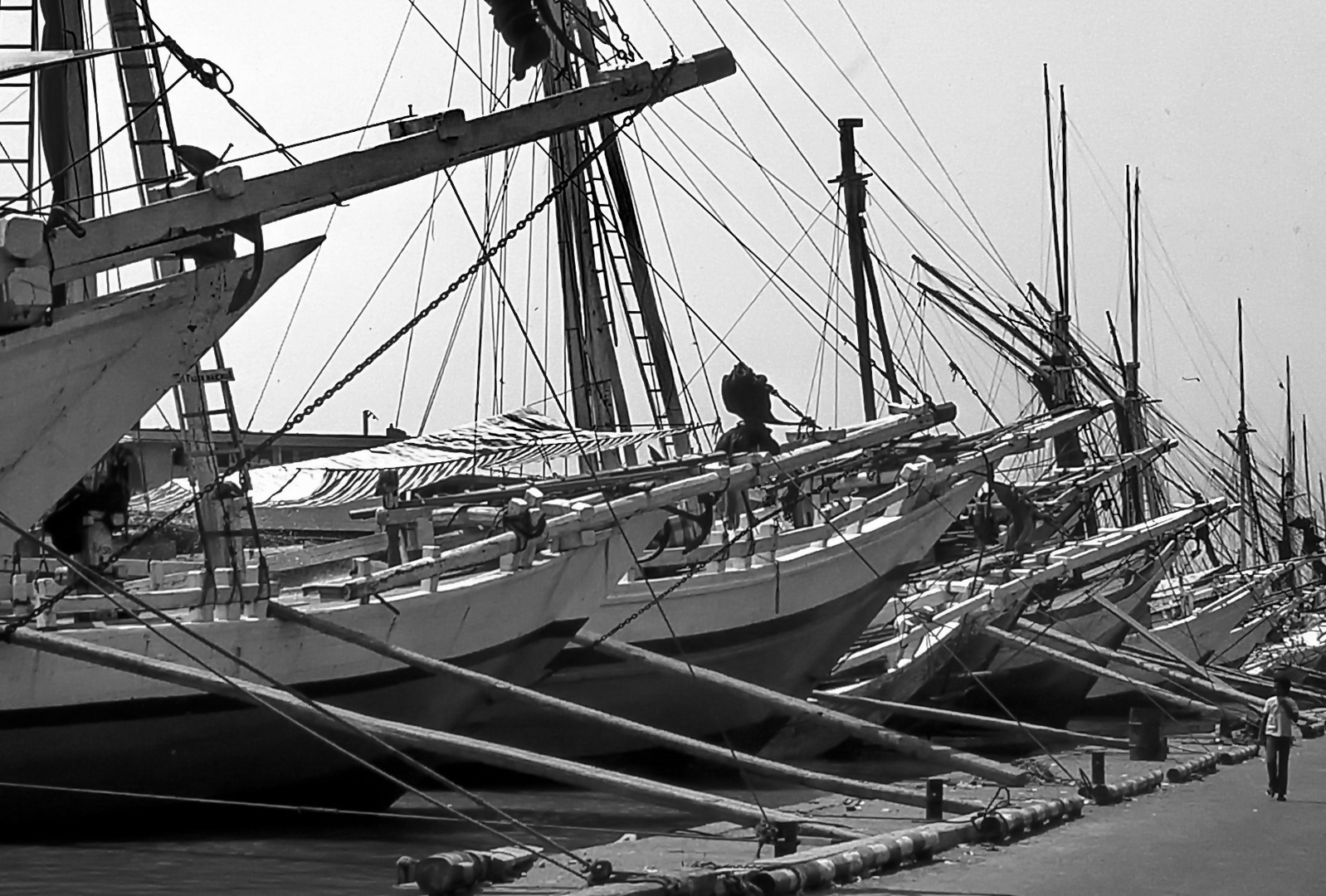 Jakarta, Dhows