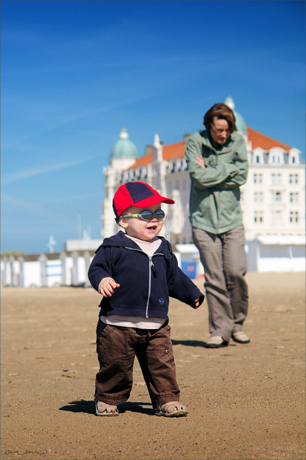 Jakob discovers the beach