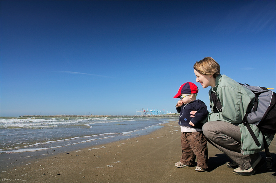 Jakob discovers the sea