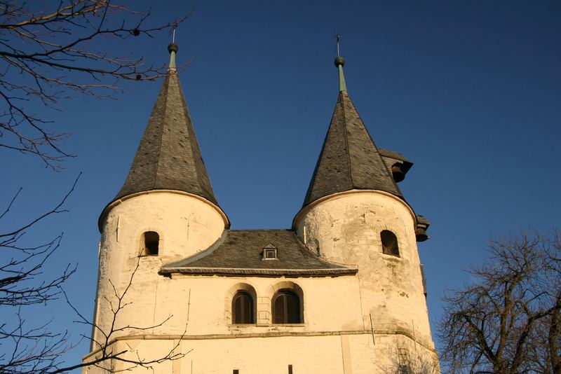 Jakobikirche - Spitzen der Doppeltürme erglühen in der Vorfrühlingssonne