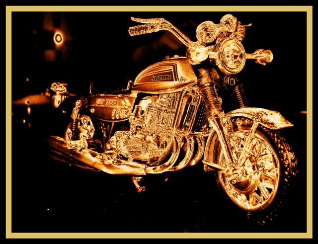 James Bond lässt grüßen: Golden Bike GT 750 (Suzuki)