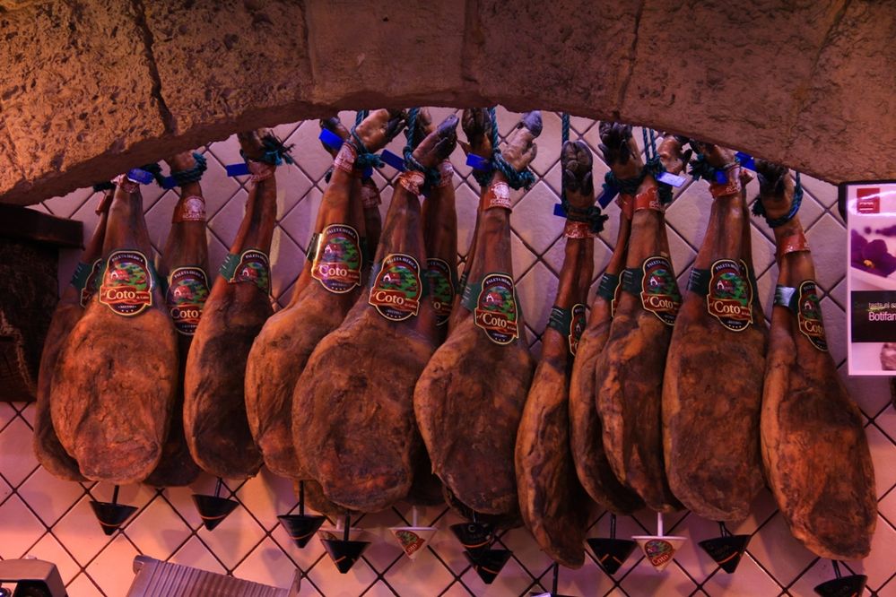 Jamon Iberico am Markt La Boqueria - Barcelona - Spanien - Mai 2011