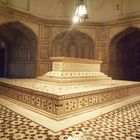 JANHANGIR TOMB LAHORE