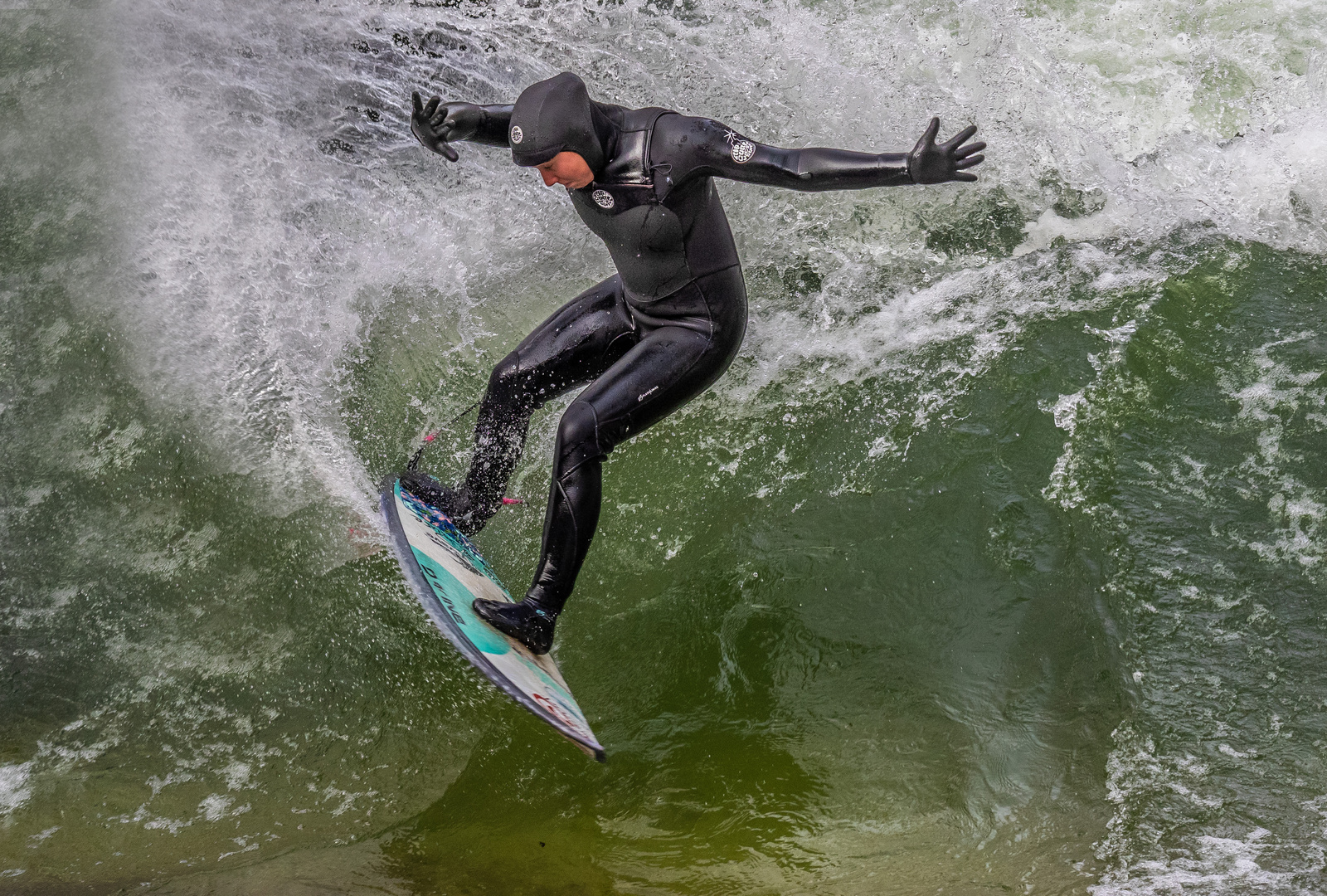 Janina Zeitler  in der Eisbachwelle