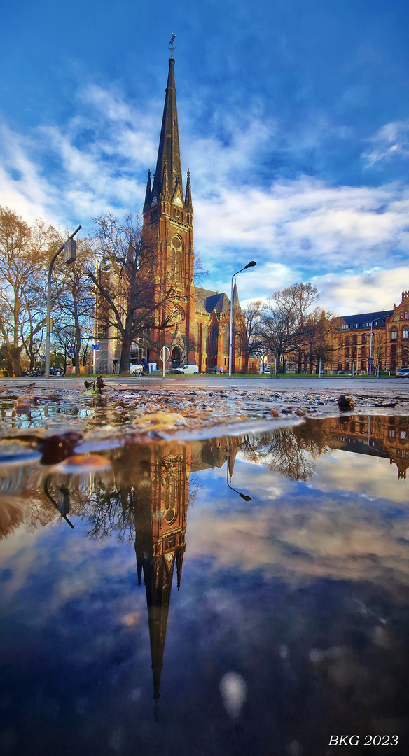 Januarpfützenspiegel St. Johanniskirche Gera 