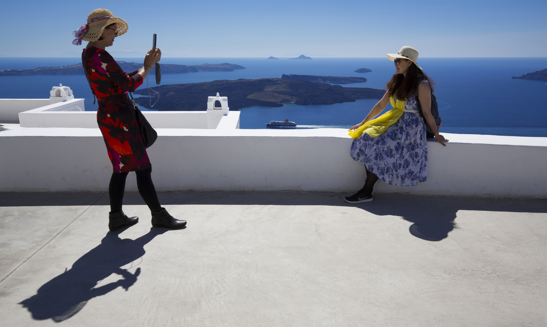 Japanerinnen auf Santorin