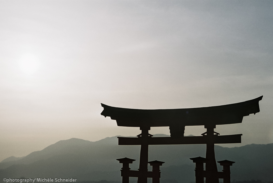 japanese torii