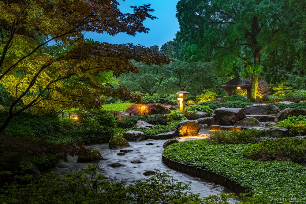 Japangarten mit Blaue Stunde