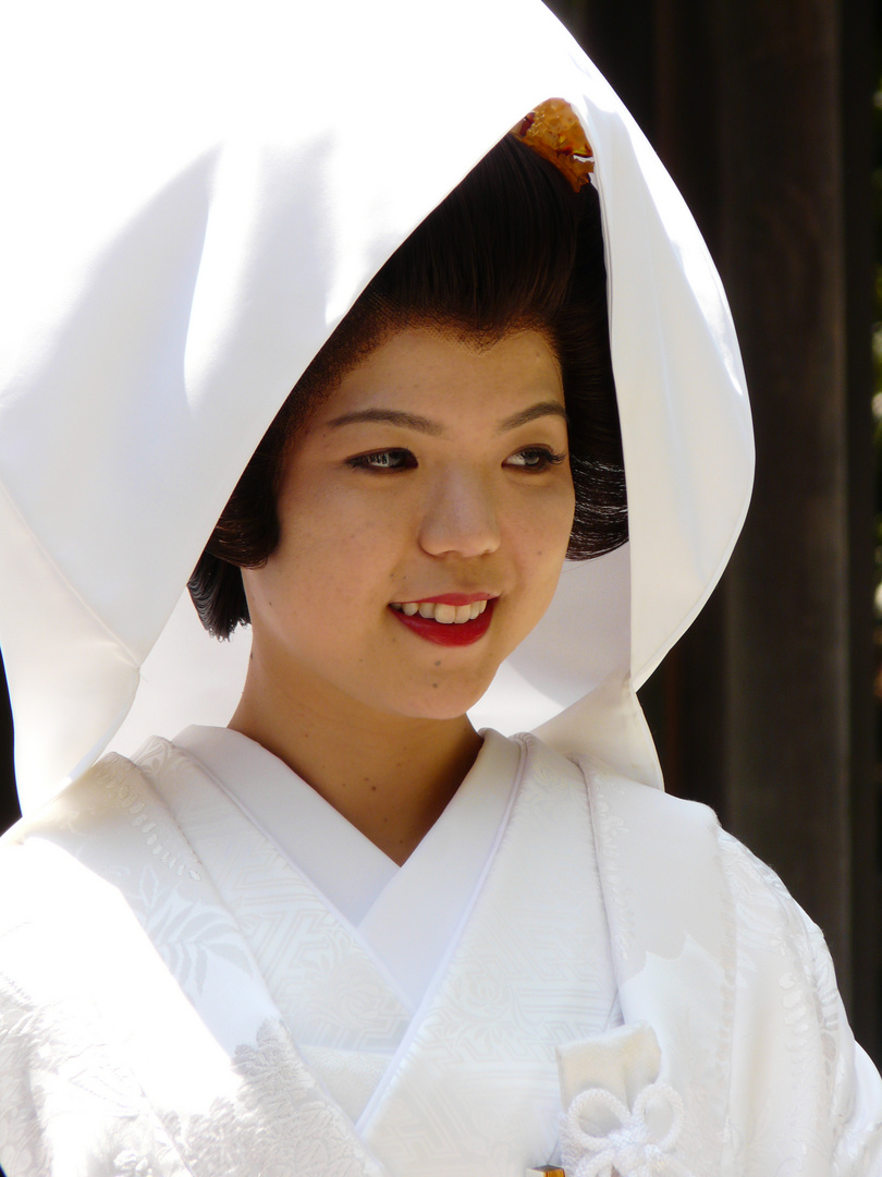 Japanische Braut im Meiji-Shrine