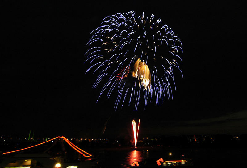 Japanische Feuerwerk-2 am 2. 6. 2007