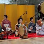Japanische Musik mit traditionellen Instrumenten