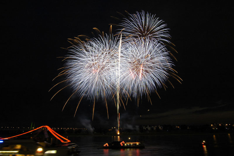 Japanisches Feuerwerk - 4 - am 2. 6. 2007