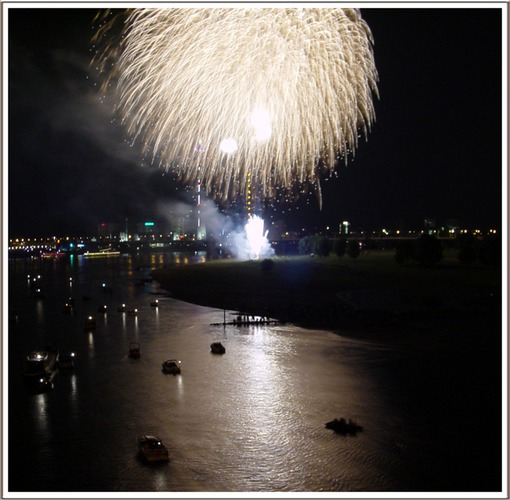 Japanisches Feuerwerk in Düsseldorf 2005