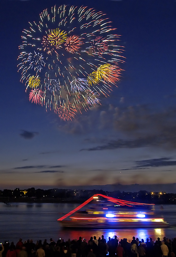 Japanisches Feuerwerk in Düsseldorf II