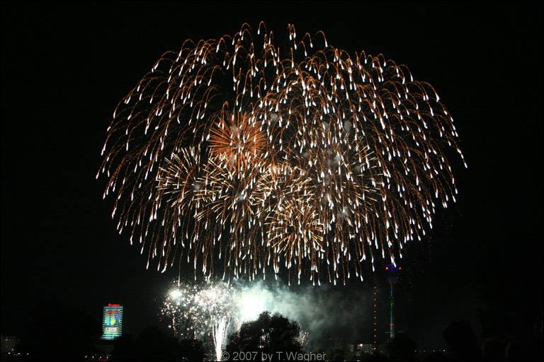 Japanisches Feuerwerk4 Düsseldorf 2007