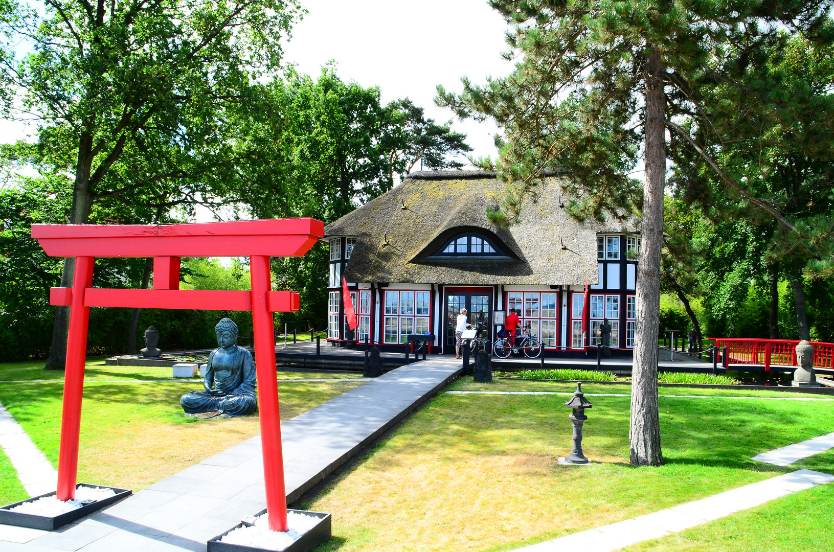 Japanisches Haus am Strand von Timmendorf