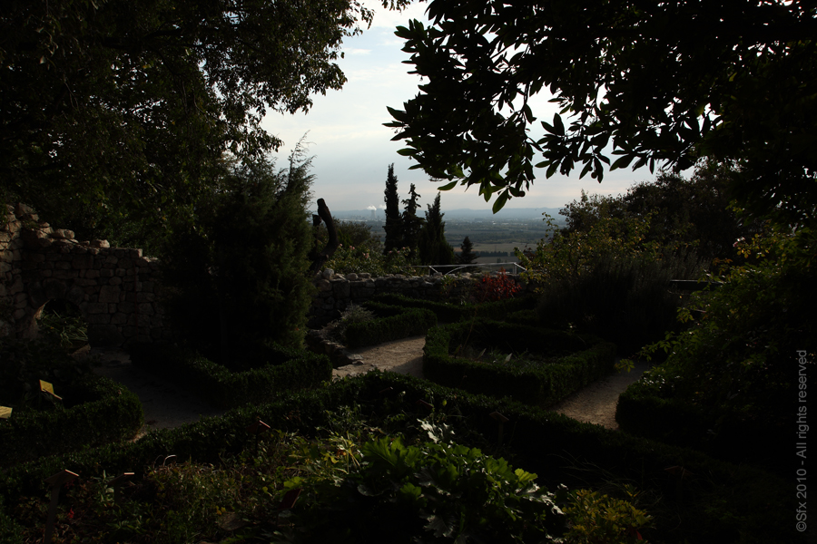 ...Jardin d'Adhémar...