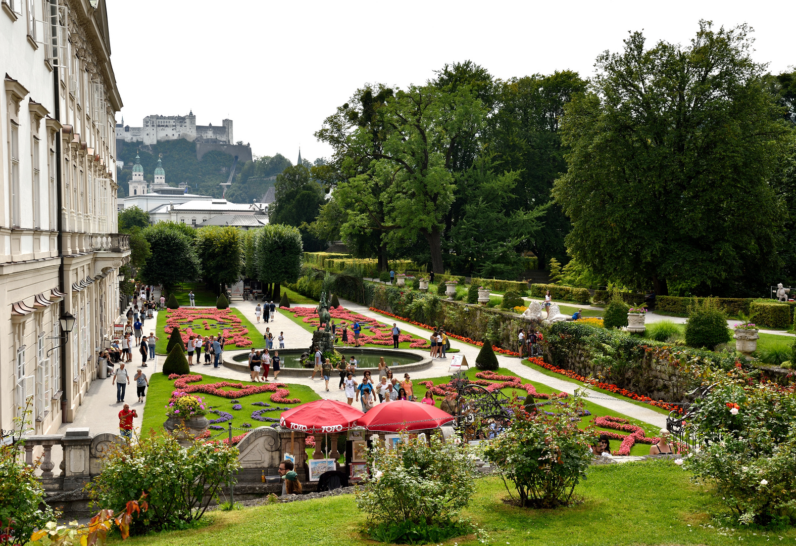 Jardin del palacio de Mirabell , Salzburg Austria