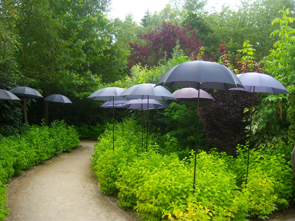 Jardin des parapluies ....