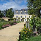 Jardin et entrée du Château Guiraud