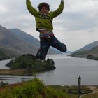 Jaron springt über Glenfinnan, Highlands