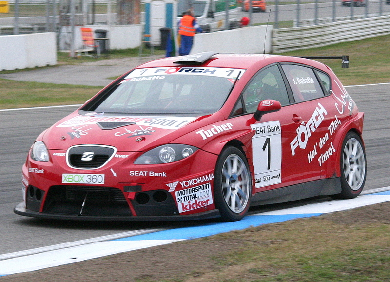 Jasmin Rubatto Anfahrt Spitzkehre Hockenheimring Seat Leon Supercopa