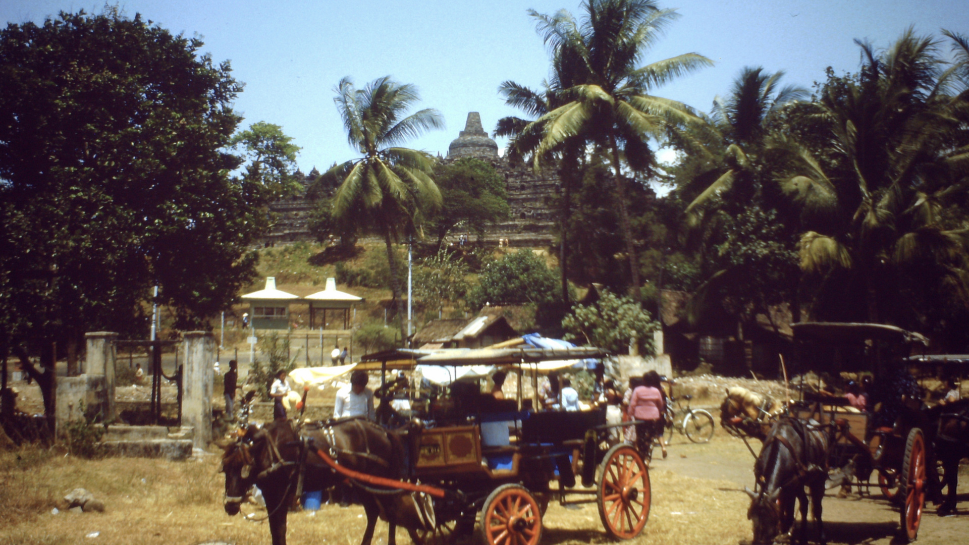 Java (1983), der Borobodur Tempel