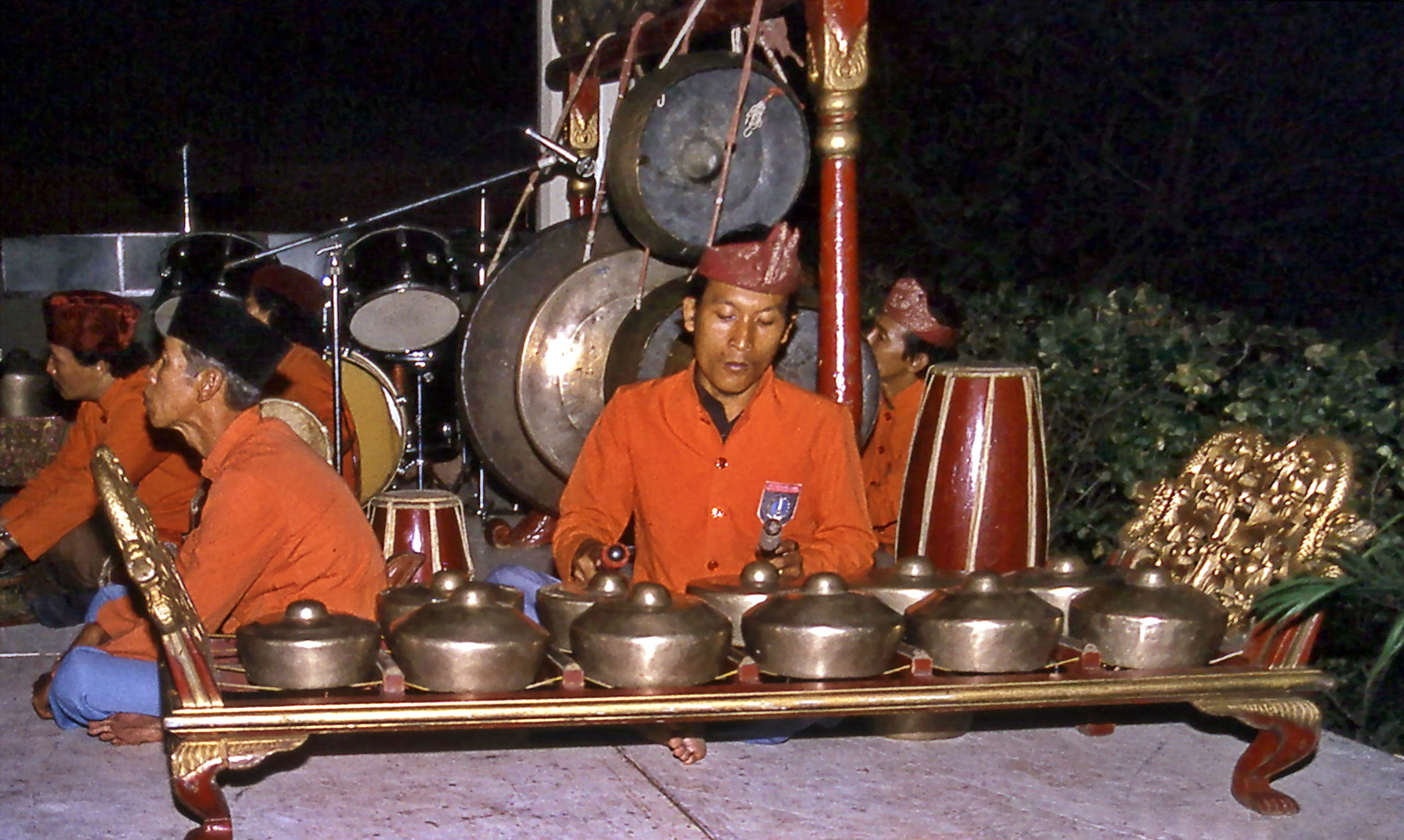 Javanesische Gamelan Bonang Instrumente