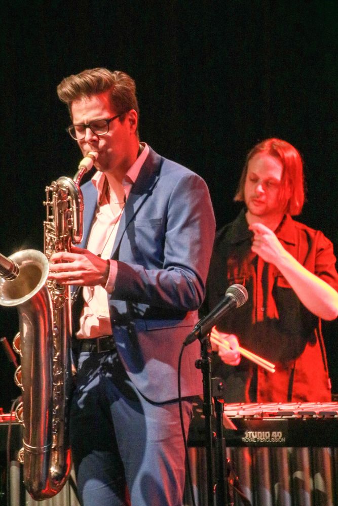 Jazz Ca-21-16col C.Beck sax J@L +NEWS JAZZTAGE