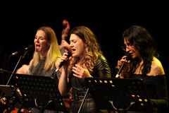 jazz Cemre Y. vocal cr6-25--A1115-col +Konzertfotos_v2nov25_IGjazz_vMTfoto