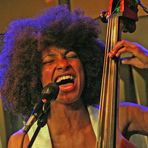 Jazz Esperanza Spalding Stgt GRAMMY Ca-08-01-col Juli08