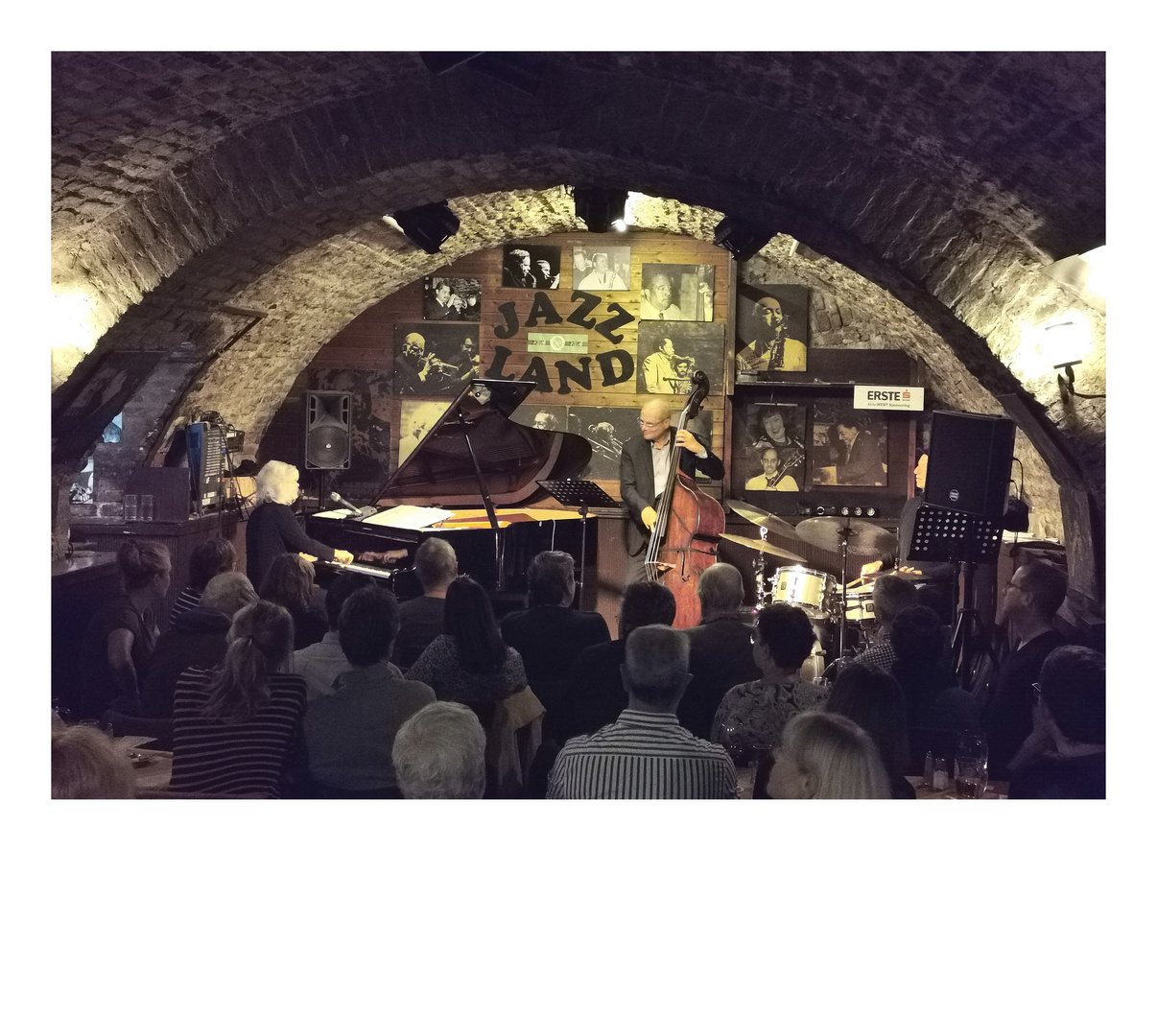 JAZZ Jazzland Trio Wien  p30-44-col +Fotos +Link