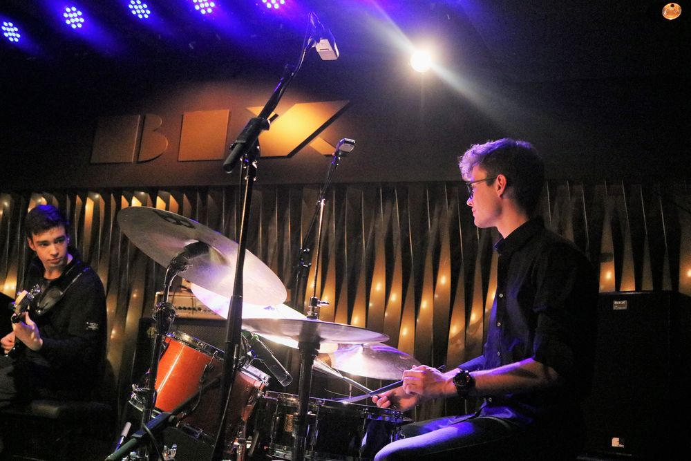 JAZZ Phileas Loh Trio Stgt ca-7418-col Dez21 +Aktuell +Fotos +Text