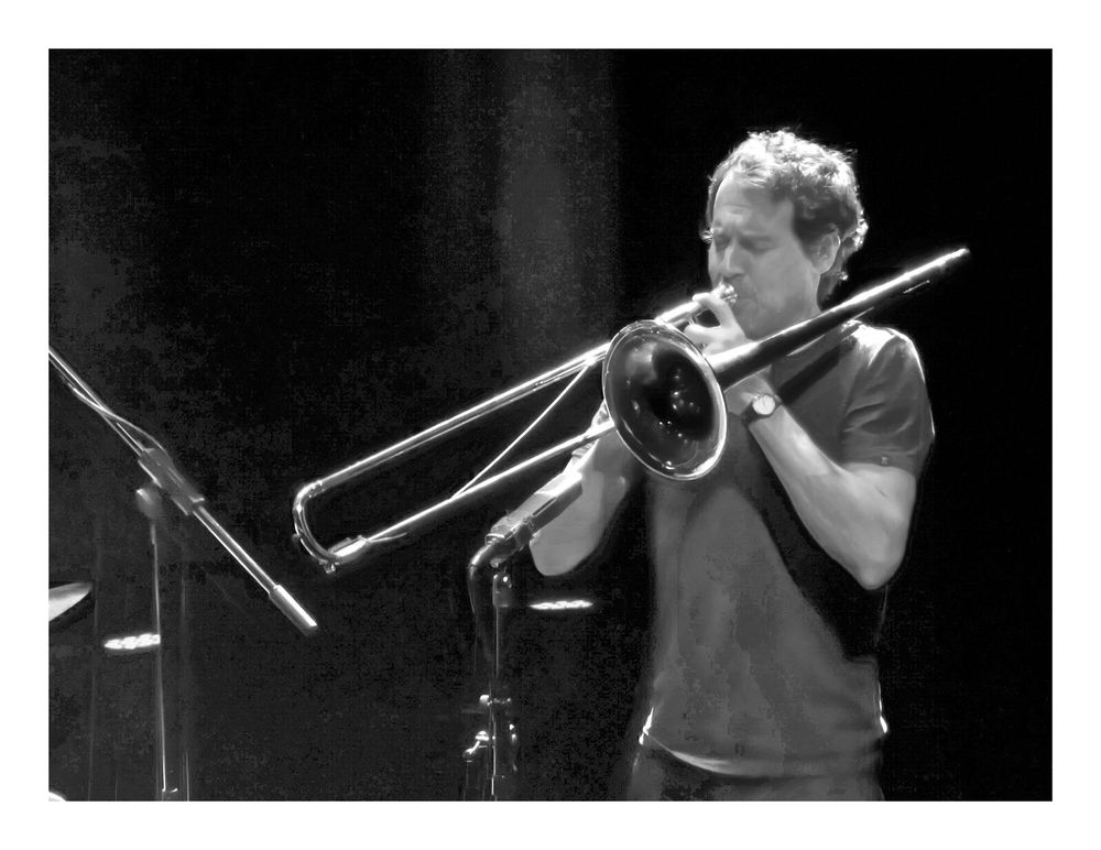 Jazz Wogram Jazztage25 p30-25-819-sw Aktuell +9JazzFotos +Hinweis