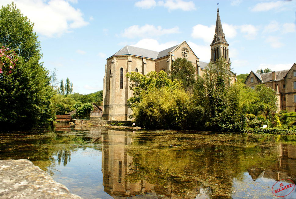 je me reflète dans l'eau