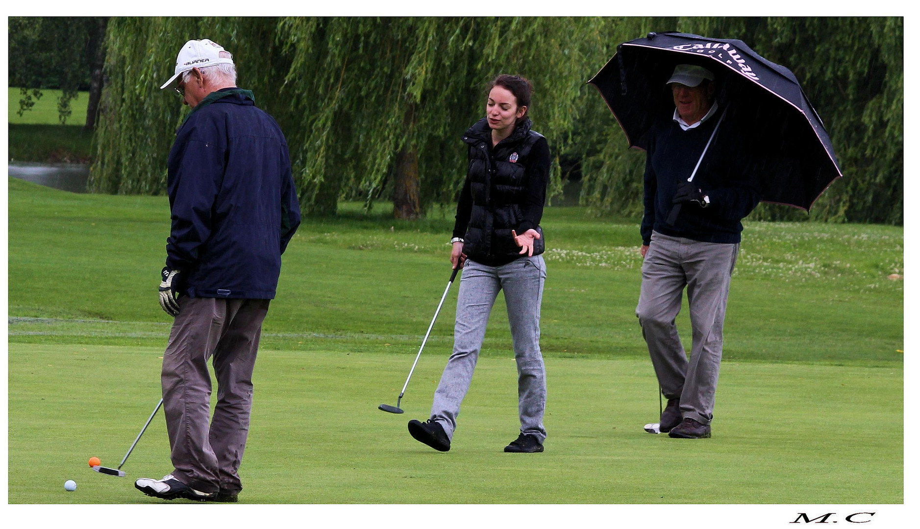 Je pratique ...aussi le golf!!!