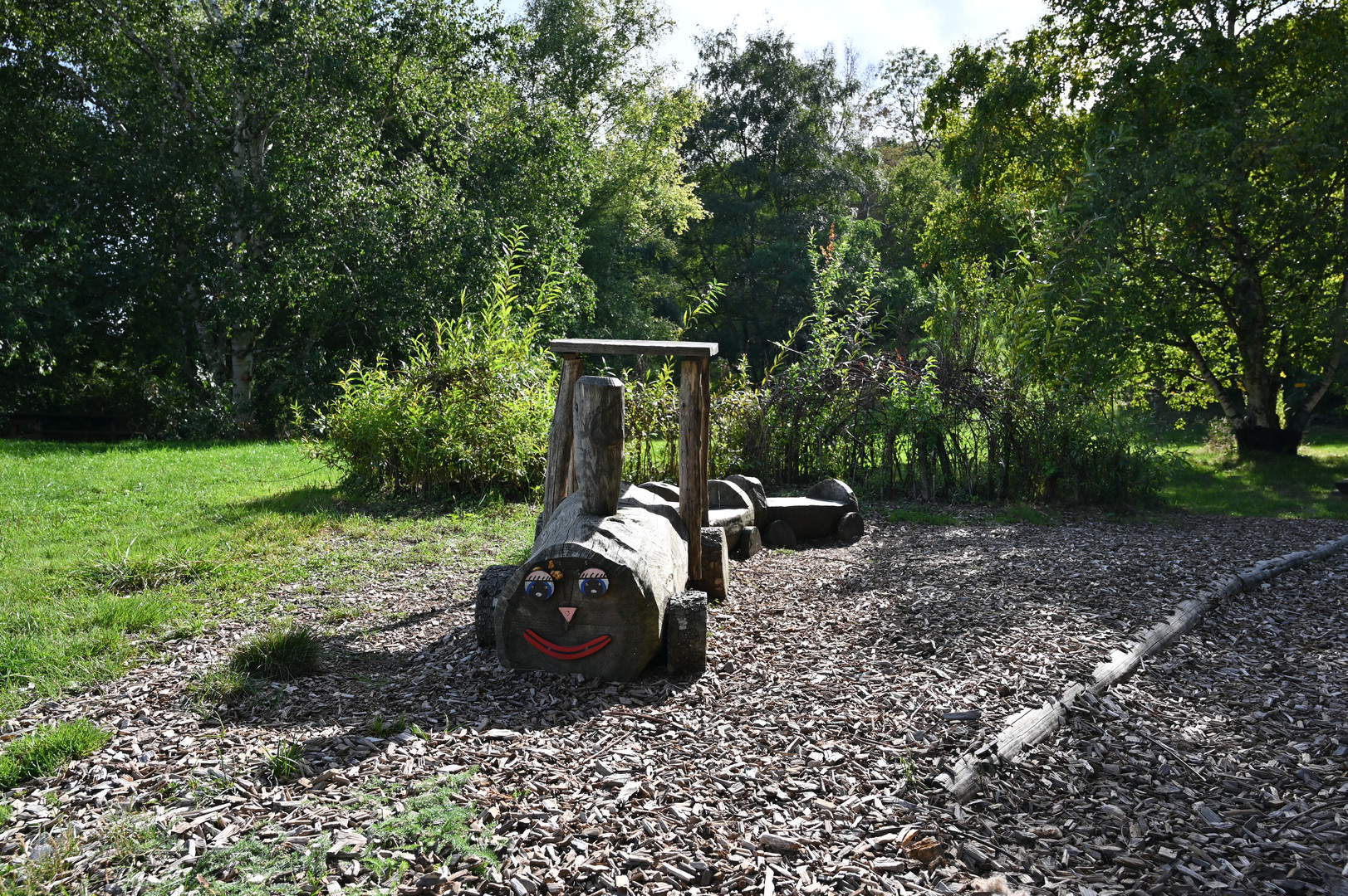 -Je suis le P'tit Train de l'Arboretum. En voiture..!