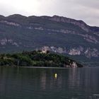 je surveille le lac du bourget ...!