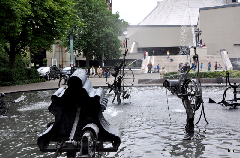 Jean Tinguely: Fasnachtsbrunnen am Stadttheater Basel