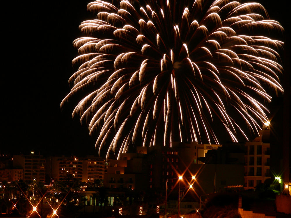 jede Menge Feuerwerk