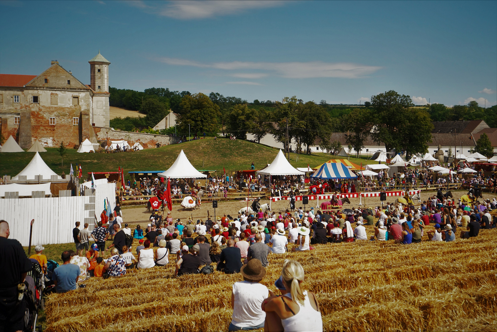 Jedenspeigen knights festival