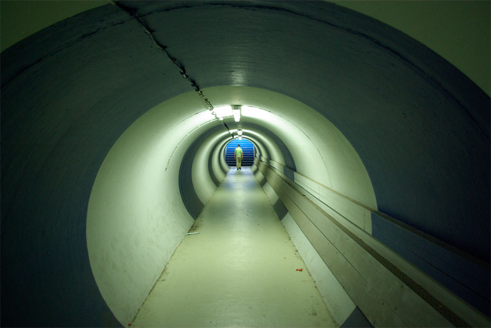 jeder Tunnel hat ein Ende aber - aber der auch noch Stufen...